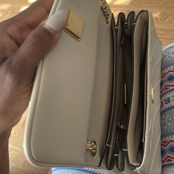 Medium Fleming soft convertible shoulder bag in new cream - Picture 8 of 8